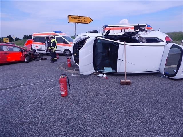 POL-PDMY: Verkehrsunfall, vier Leichtverletzte,
Dienstag, 07.06.2016, 16.54 Uhr