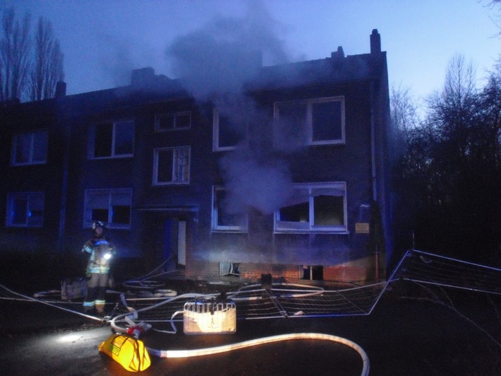 FW-BOT: Brand in leerstehendem Gebäude