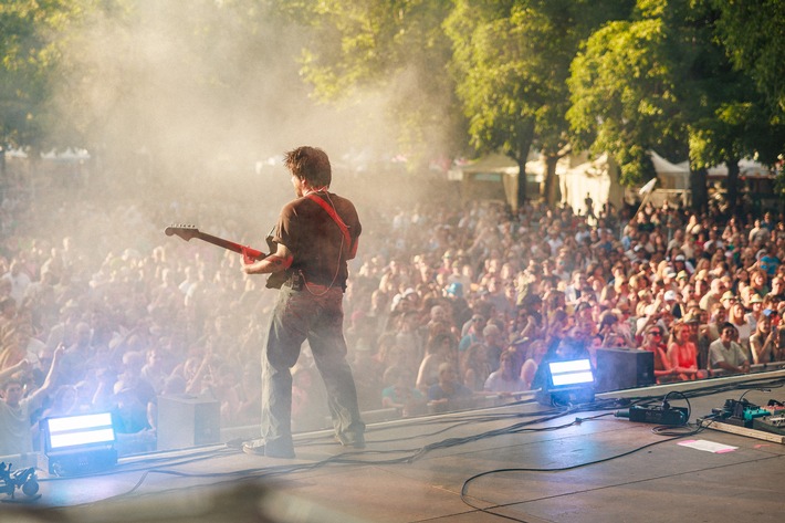 Festivalsommer 2026: Von Blasmusik bis Strandfeeling - diese Festivals locken mit attraktiven Ticketangeboten