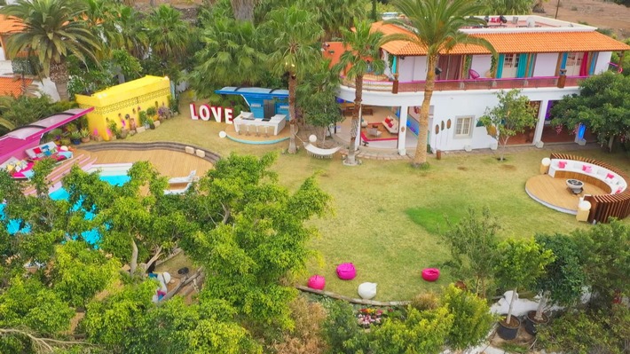 "Love Island"-Moderatorin Sylvie Meis: / "Die neue Villa ist der perfekte Ort für ganz viel Romantik!"