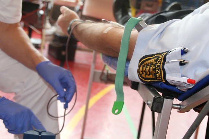 POL-Einsatz: Für den guten Zweck: Zwei Tage Blutspendenaktion beim Polizeipräsidium Einsatz am Dienstort Göppingen