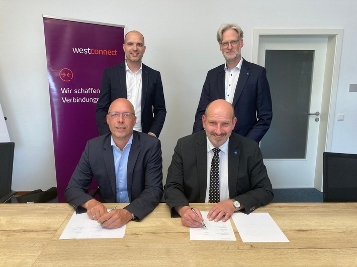 Pressemeldung: Stadt Overath und Westconnect unterzeichnen Kooperationsvertrag zum Glasfaserausbau in Overath