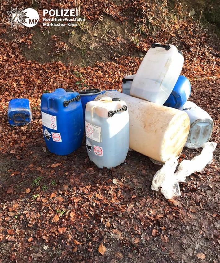 POL-MK: Unbekannte entsorgen Fässer nahe der Fuelbecker Talsperre