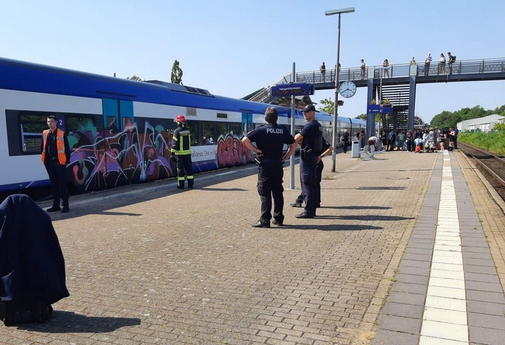 BPOL-FL: BRS- Qualmender Zug sorgt für Feuerwehreinsatz und Sperrung der Bahnstrecke