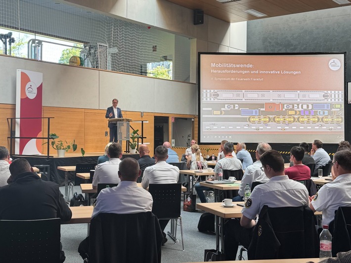 FW-F: Feuerwehr Frankfurt veranstaltet erstes Symposium zur Mobilitätswende: Fokus auf Lösungen für eine sichere Stadt von morgen