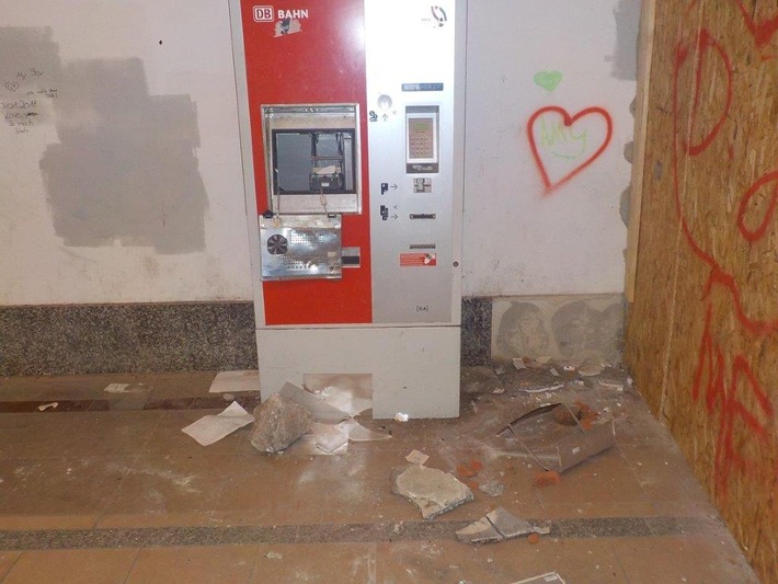 BPOLI MD: Untauglicher Angriff auf Fahrausweisautomat - Zeugenaufruf der Bundespolizei