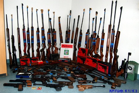 POL-MFR: (259) Waffenfund in Fürth - Bildveröffentlichung