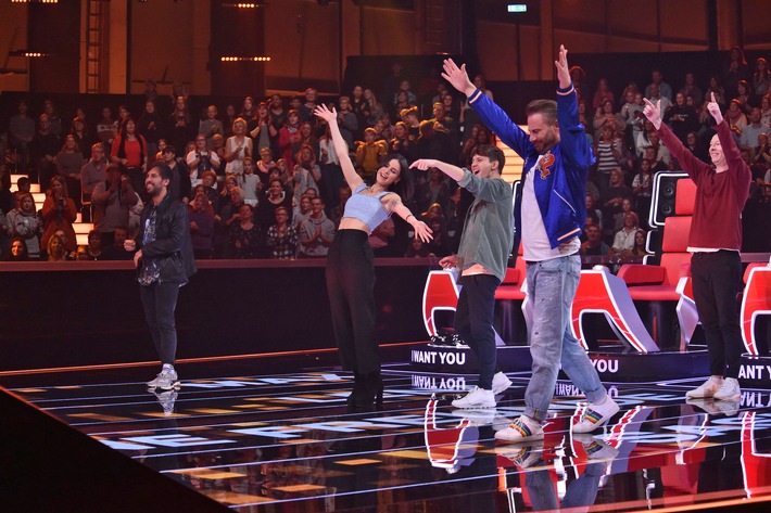 Coach Max Giesinger adelt Lena als &quot;Queen of &#039;The Voice Kids&#039;&quot; und hat bei seiner Rückkehr auf den magischen roten Stuhl in den Blind Auditions am Sonntag in SAT.1 direkt Tränen in den Augen