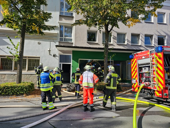 FW-AR: Feuerwehreinsatz auf der Rumbecker Straße - Entwarnung nach starker Verrauchung