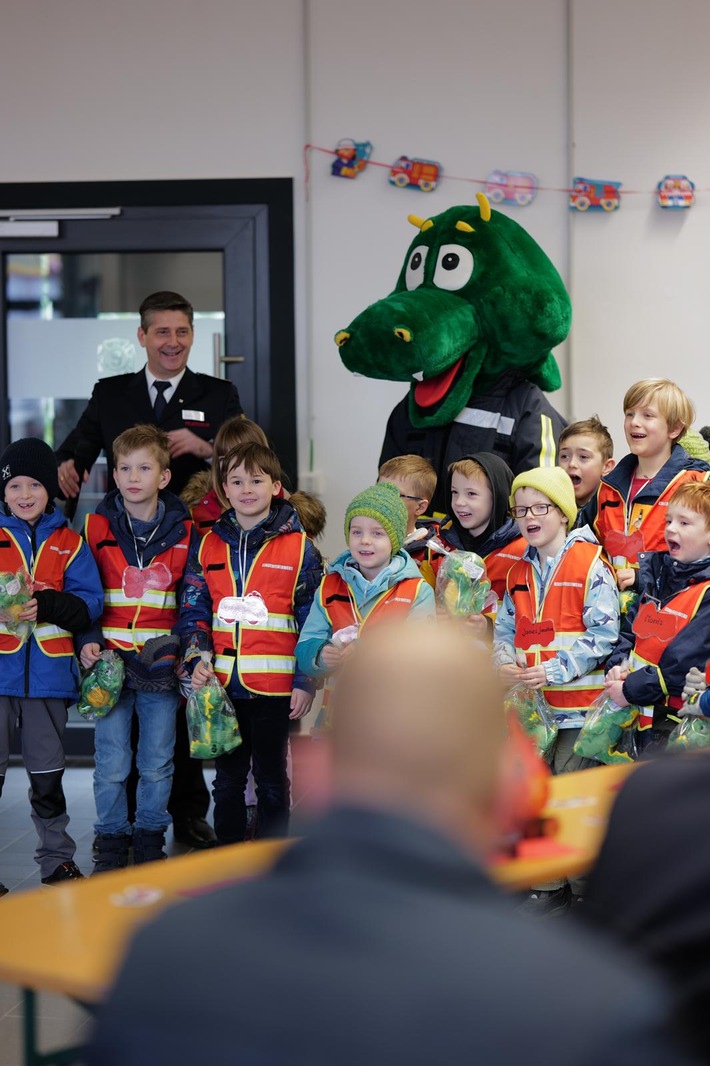 FW-EN: Gründung der Hattinger Kinderfeuerwehr- Die Löschdrachen sind los