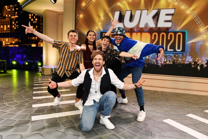 4OUR heißt "Die Band 2020": Karina, Hanna, Tim und Manuël gewinnen die schnellste Casting-Show aller Zeiten in "LUKE! Die Greatnightshow" in SAT.1