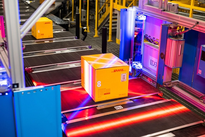 PM: DHL Express Deutschland und Deutsche Bank bündeln ihre Kompetenzen zur Internationalisierung des Mittelstands