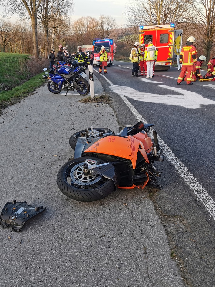 POL-ME: Mit überhöhter Geschwindigkeit und einem "Wheelie" schwer verunglückt - Velbert - 2003100