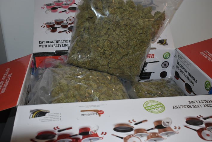 POL-AC: Zwei Drogendealer festgenommen: knapp 4,5 kg Marihuana und mehrere tausend Euro Drogengeld beschlagnahmt