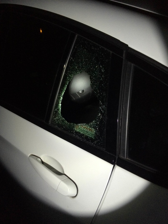 POL-NE: Weitere Fahrzeuge in Rommerskirchen aufgebrochen - Wertsachen aus geparkten Autos gestohlen (Nachtrag)