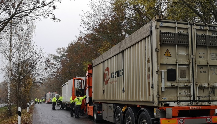 POL-LG: Lkw-Kontrollen - die Polizei kontrolliert im Rahmen der Aus- und Fortbildung