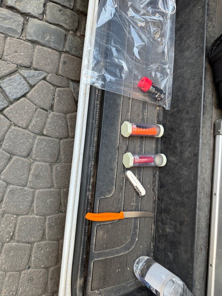 POL-D: Düsseldorf - Altstadt - Schwerpunkteinsatz - Erneut Kontrollen in der Waffenverbotszone - Polizei verstärkt im Einsatz - Mehr als 8.000 Personen kontrolliert - Eine erste Bilanz