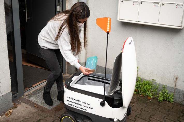 Asklepios-Labor Medilys und Starship Technologies bringen Corona-Tests per Lieferroboter an die Haustür