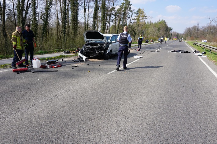 FW Ratingen: Ratingen, Mülheimer Straße/Zum Schwarzenbruch, 15:00 Uhr, 07.04.2020 Schwerer Unfall mit Kradfahrer.