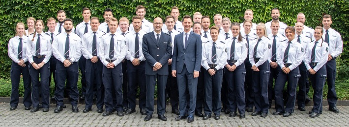 POL-SI: 33 neue Polizeibeamtinnen und Polizeibeamte im Kreis Siegen-Wittgenstein