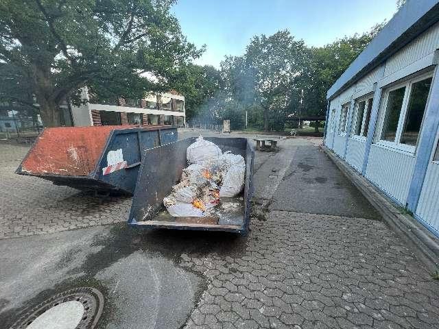 POL-WOB: Containerbrand auf Schulgelände