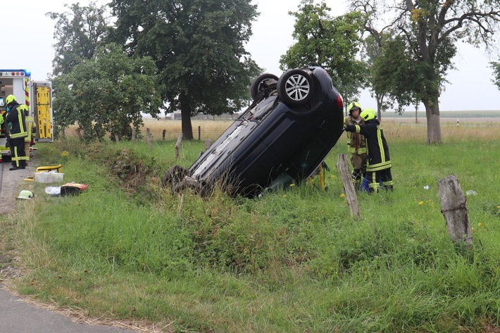 POL-PB: Seniorin bei Alleinunfall schwerverletzt