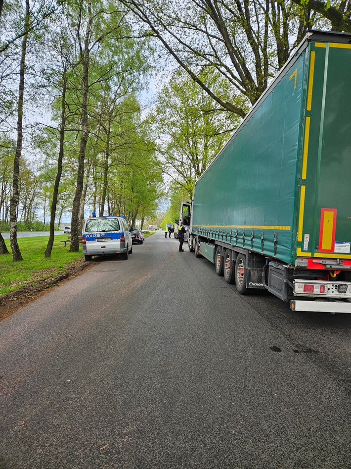 POL-DH: --- sicher.mobil.leben Länderübergreifende Aktion für mehr Sicherheit im Straßenverkehr am 17. April in Niedersachsen ---