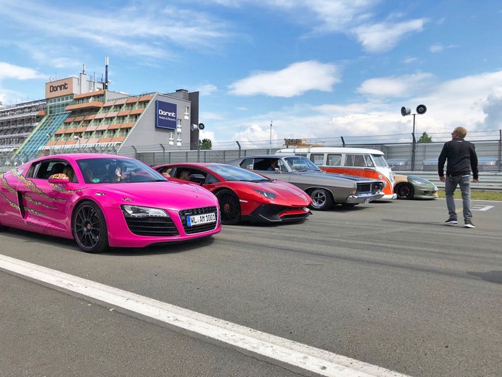 Über 25.000 Besucher: Perfekter Tour-Start für "GRIP CARS & COFFEE" am ausverkauften Nürburgring