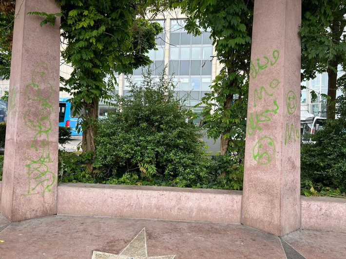 POL-PDPS: Sachbeschädigung durch Graffiti