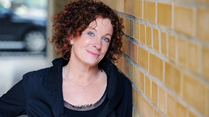 Gegen Marketinghologramme: Counterpart Group fordert Human in Charge
