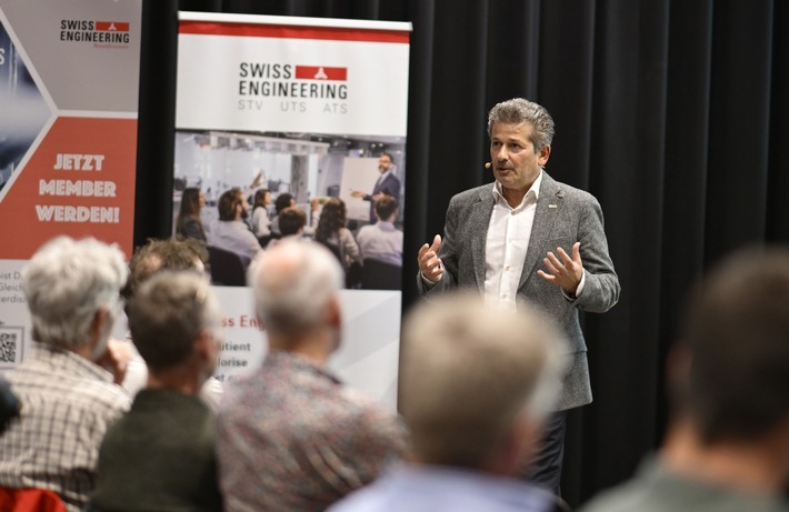 Swiss Engineering : le président central Giovannni Crupi confirmé dans ses fonctions / nouveau groupement professionnel Artificial Intelligence