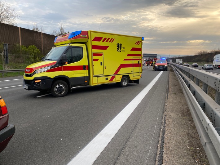 FW Dresden: Verkehrsunfall auf der BAB 4