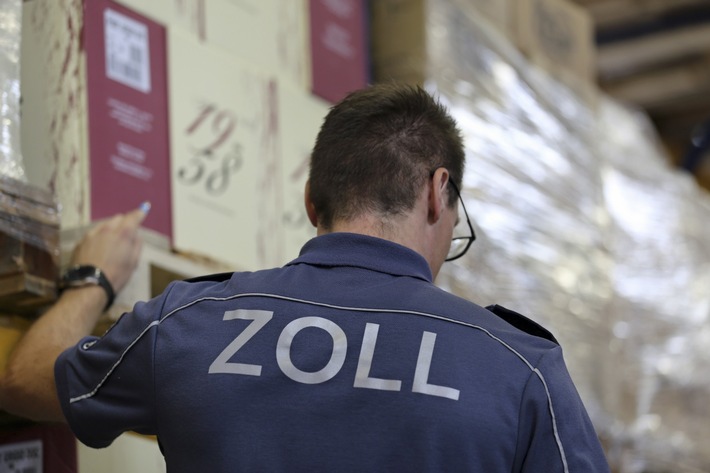 HZA-DA: Zoll nimmt Paketdienstleister ins Visier - Bundesweite Schwerpunktprüfung gegen Schwarzarbeit und illegale Beschäftigung