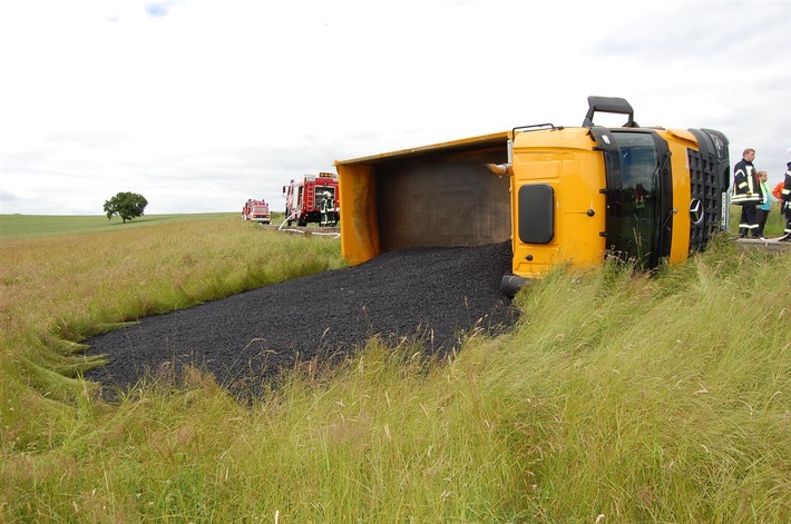 POL-PDKL: Dörrmoschel - LKW umgekippt