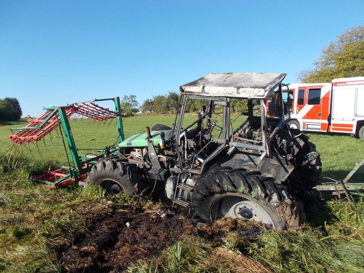 POL-PPWP: Traktor brennt aus und macht sich selbstständig