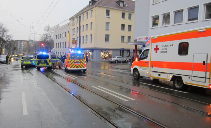 FW-MH: Massenkarambolage führt zu Verkehrschaos in der Mülheimer Innenstadt