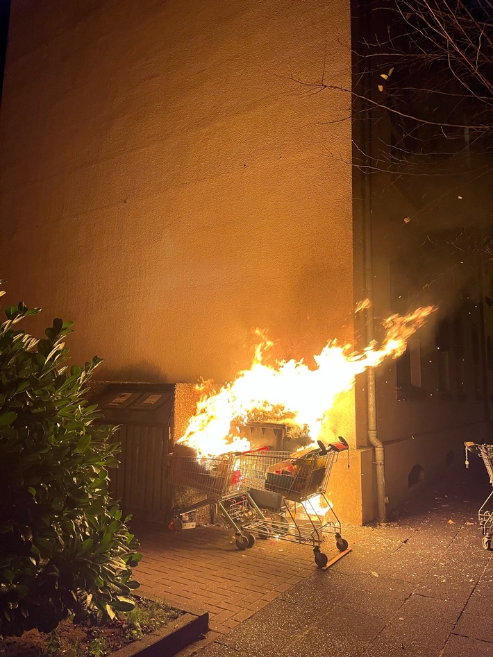 POL-DU: Obermarxloh: Container brannte - Zeugensuche