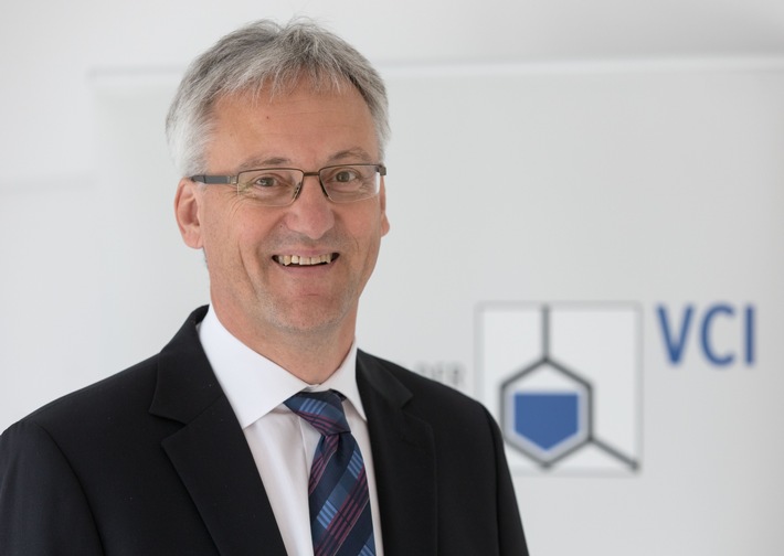 Mitgliederversammlung der Chemie-Verbände Baden-Württemberg 2018: Haag von Roche neuer Vorsitzender des VCI Baden-Württemberg