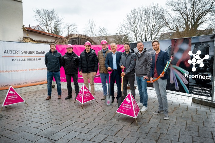 Telekom startet Glasfaserausbau in Neufahrn bei Freising