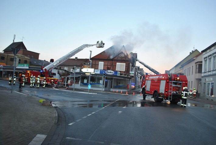 POL-NI: Brand in Bückeburger Mehrfamilienhaus