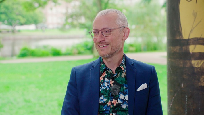 Bibel TV Das Gespräch: Dr. Johannes Hartl stellt mit "Eden Culture" Ideen für eine neue Zukunftsethik vor / Am 4., 11. und 18. Oktober geht es um die Aspekte Verbundenheit, Sinn und Schönheit