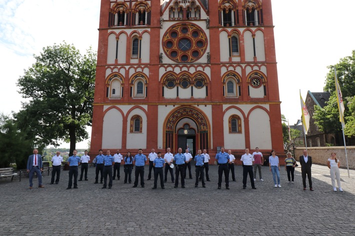 POL-LM: 21 neue Kolleginnen und Kollegen für die Polizei im Kreis Limburg-Weilburg