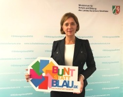 "bunt statt blau": Yvonne Gebauer ist neue Schirmherrin in NRW