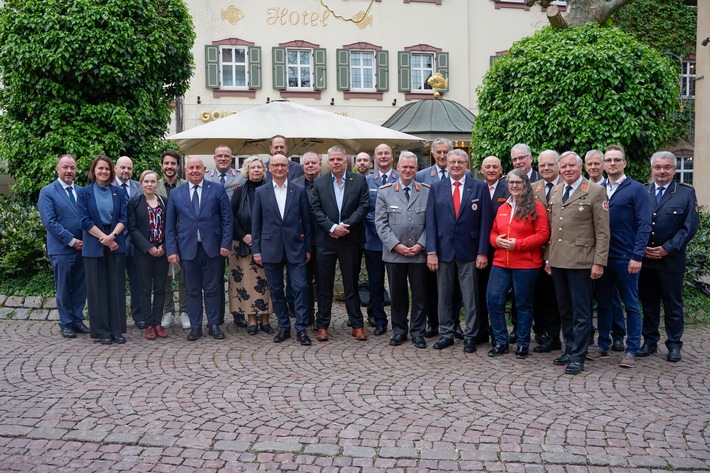 Gipfeltreffen von ASB, DRK, Johanniter-Unfall-Hilfe, Malteser Hilfsdienst und DLRG auf der RETTmobil 2026: "Für die Gefahrenabwehr brauchen wir Planungssicherheit"