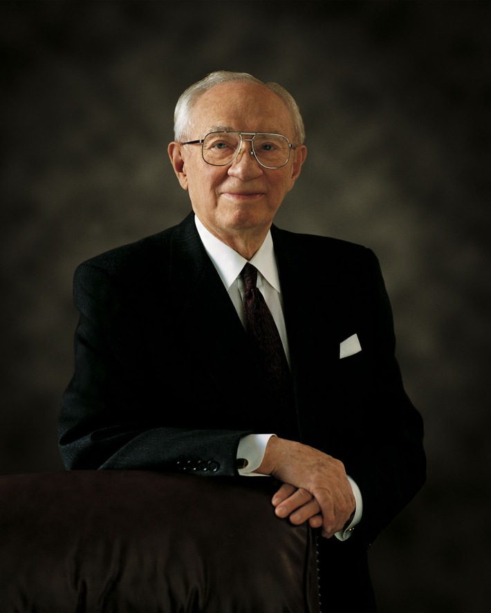 Kirchenpräsident Gordon B. Hinckley verstirbt im Alter von 97 Jahren