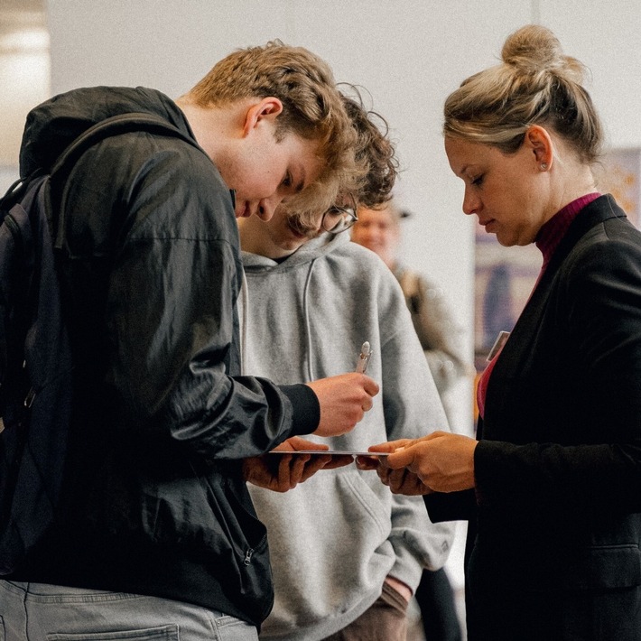 CampusConnection 2026 – Der Booster für Karriere-Einsteiger:innen in Bremerhaven!