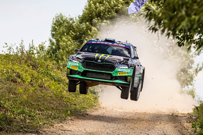 Rallye Finnland: Škoda Fabia RS Rally2-Fahrer Oliver Solberg strebt WRC2-Führung an