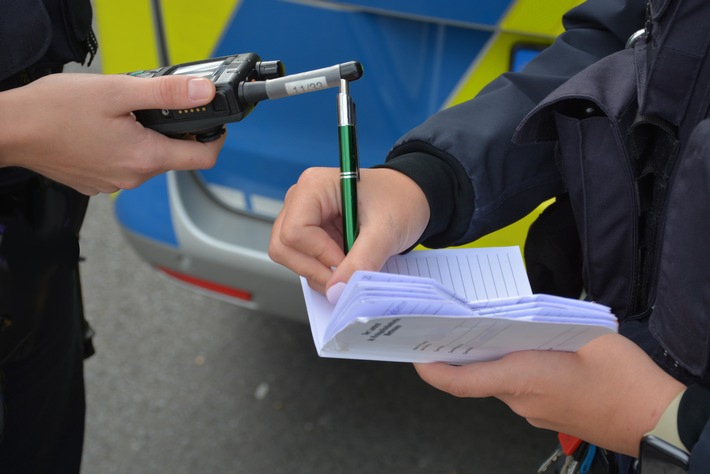 POL-ME: Verkehrsunfallfluchten aus dem Kreisgebiet - Hilden - 2311014