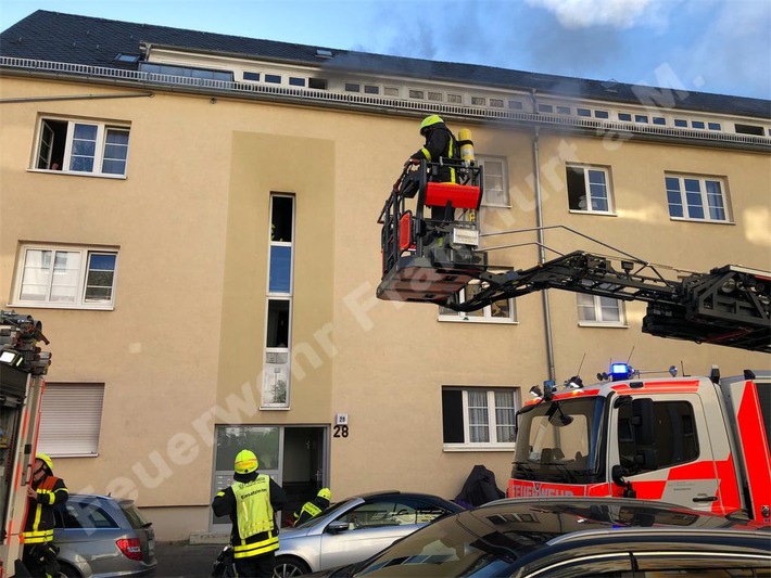 FW-F: Zimmerbrand in Bornheim - 3 Personen gerettet