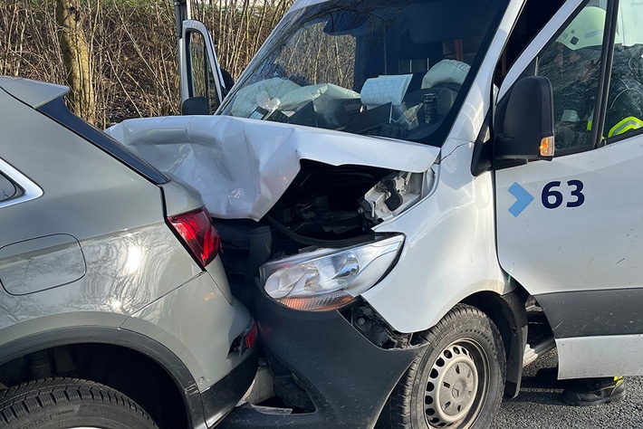 FW-EN: Verkehrsunfall auf der Frankfurter Straße